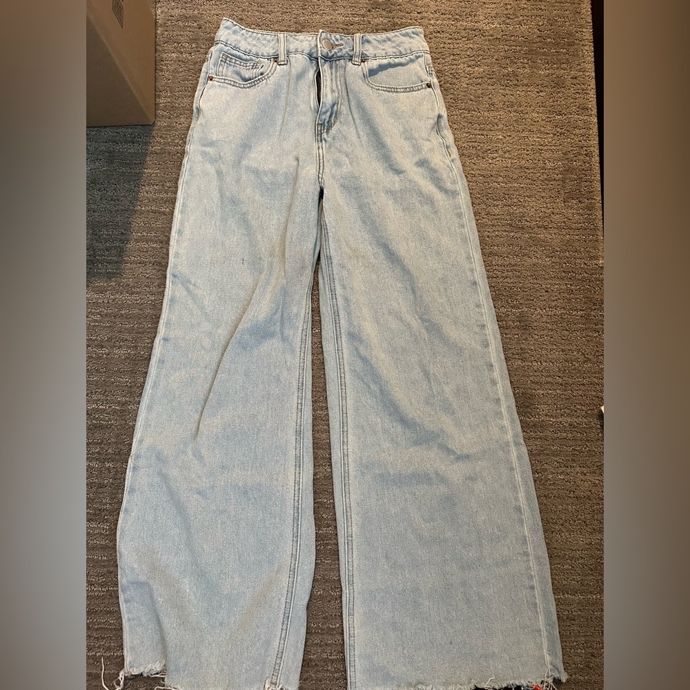 Urban Revivo Light Wash Jeans